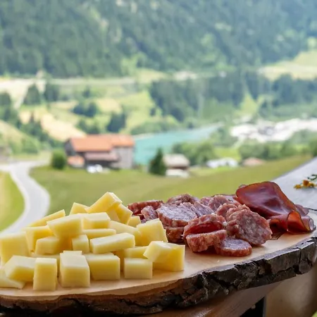 Charming Chalet, Pool & Sauna In Apartmán